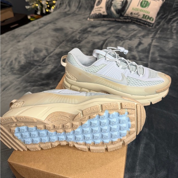 Nike Other - 9M *SAMPLE* Nike Vomero Roam Photon Dust Brand New